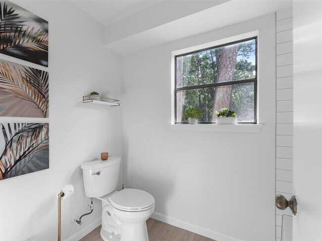 Building Photo - 3014 Redwood Lodge Dr