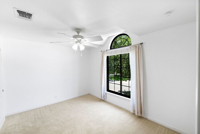 Building Photo - Spacious Cul De Sac Location Surrounded by...