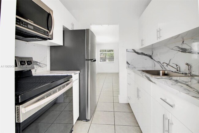 Building Photo - 5151 N Miami Ave