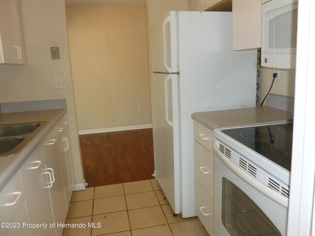 Building Photo - 5330 Springwood Rd