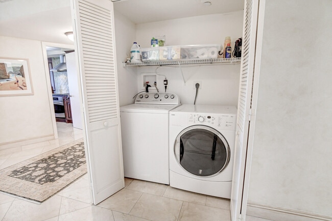 Building Photo - 4301 N Ocean Blvd