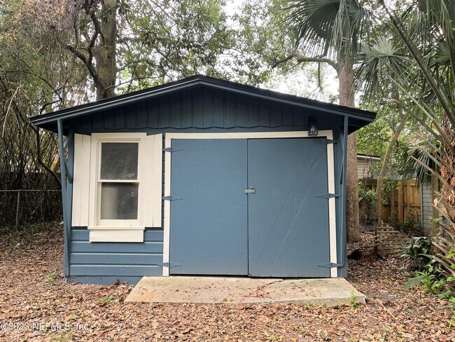 Building Photo - 2730 Apache Ave