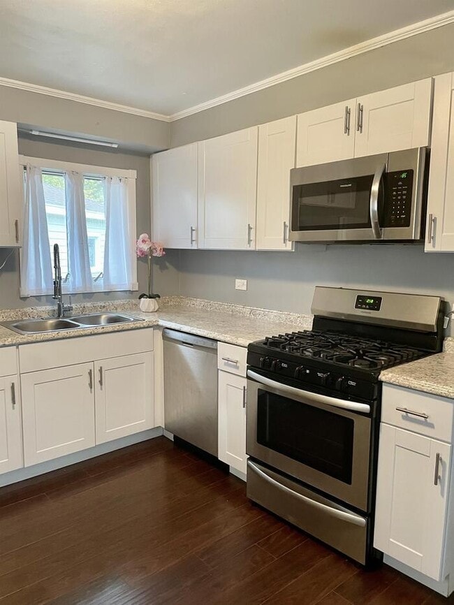 Building Photo - 420 Indianwood Blvd