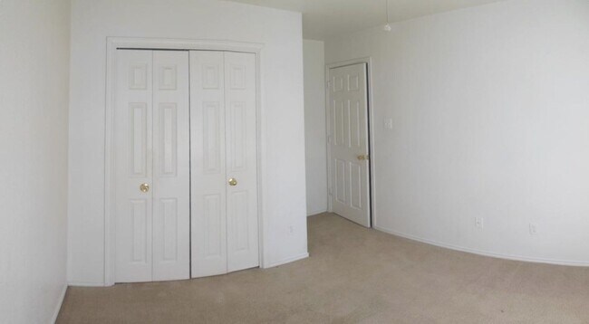 Building Photo - 2903 Westwood Dr