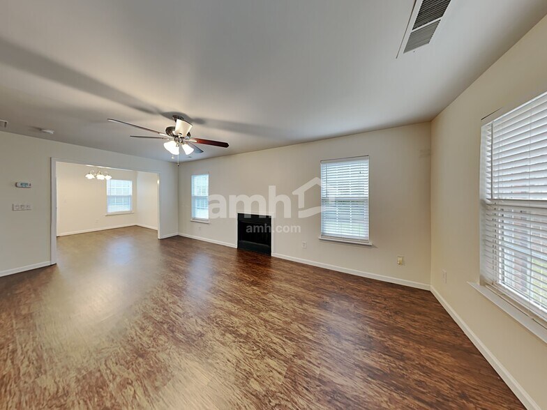 Building Photo - 500 Pawley Dr
