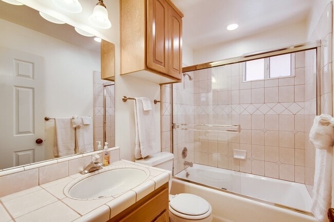 Building Photo - 831 Allerton Ct