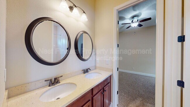 Building Photo - 463 Oxford Estates Way