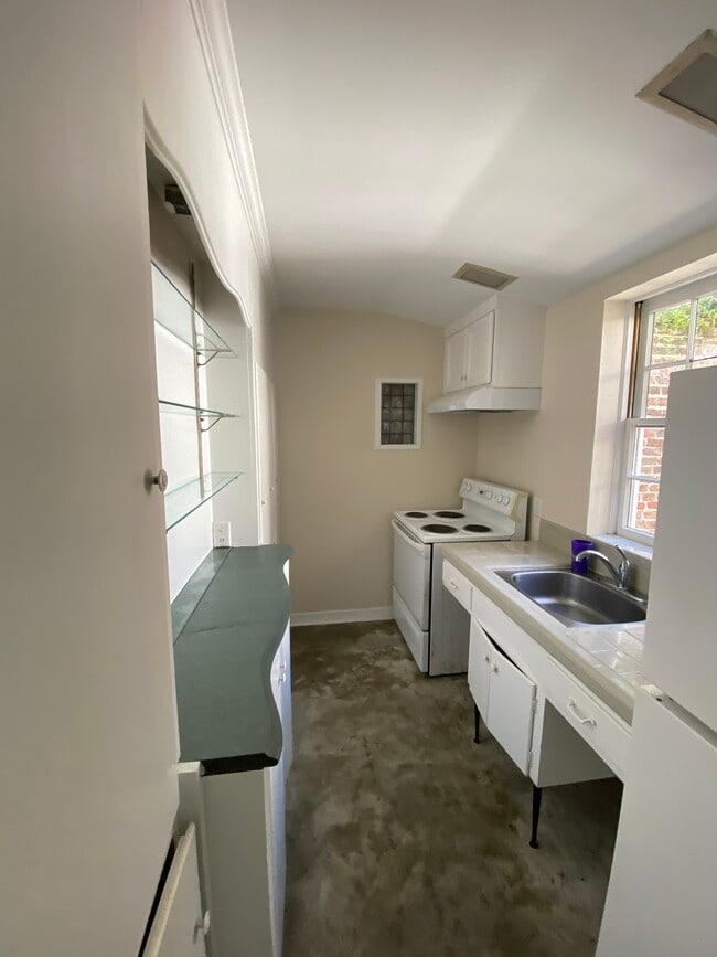 Building Photo - State Street Apartments