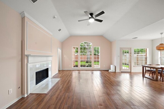 Building Photo - 7319 Emerald Glen Dr