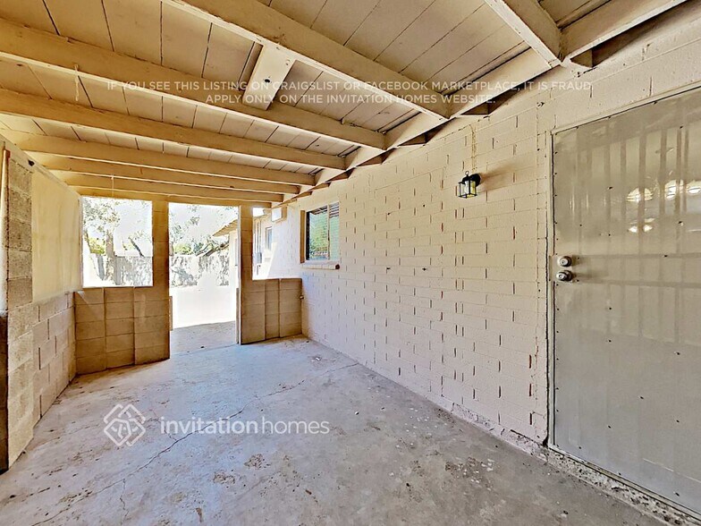 Building Photo - 3236 N 54th Ln