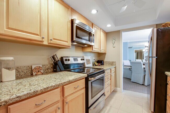 Building Photo - 600 Ocean Dr