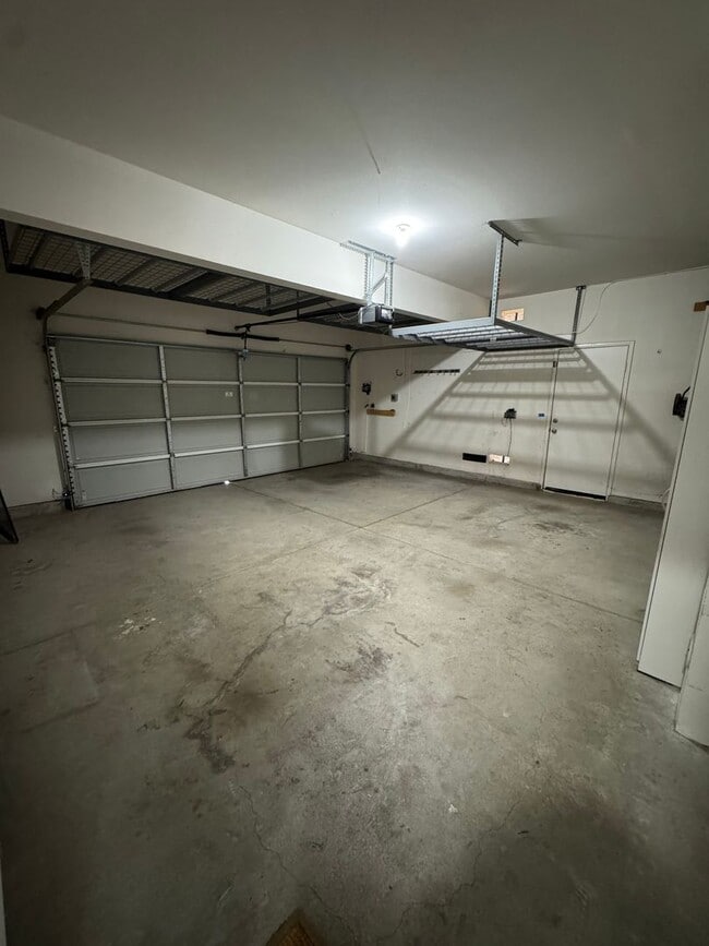 Building Photo - Stunning Home in a Desirable Gated Community