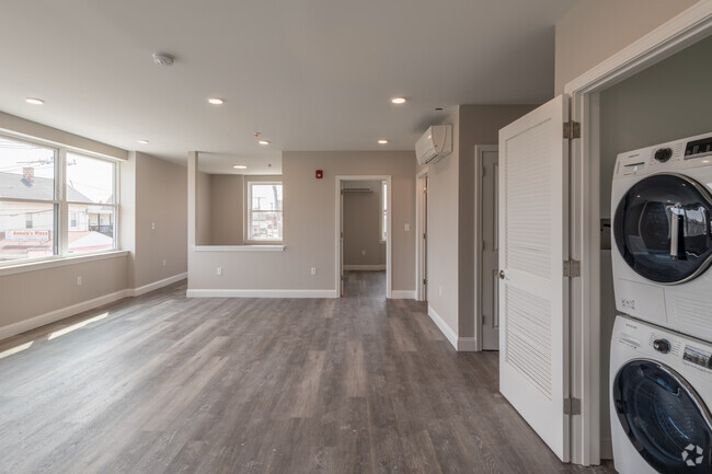 1BR, 1BA - Residences at 530 and 540 Chestnut