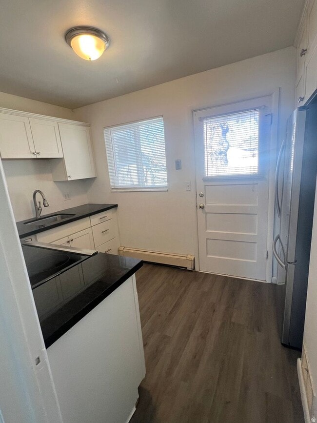 Building Photo - Cozy Condo Living in the Heart of Salt Lake City