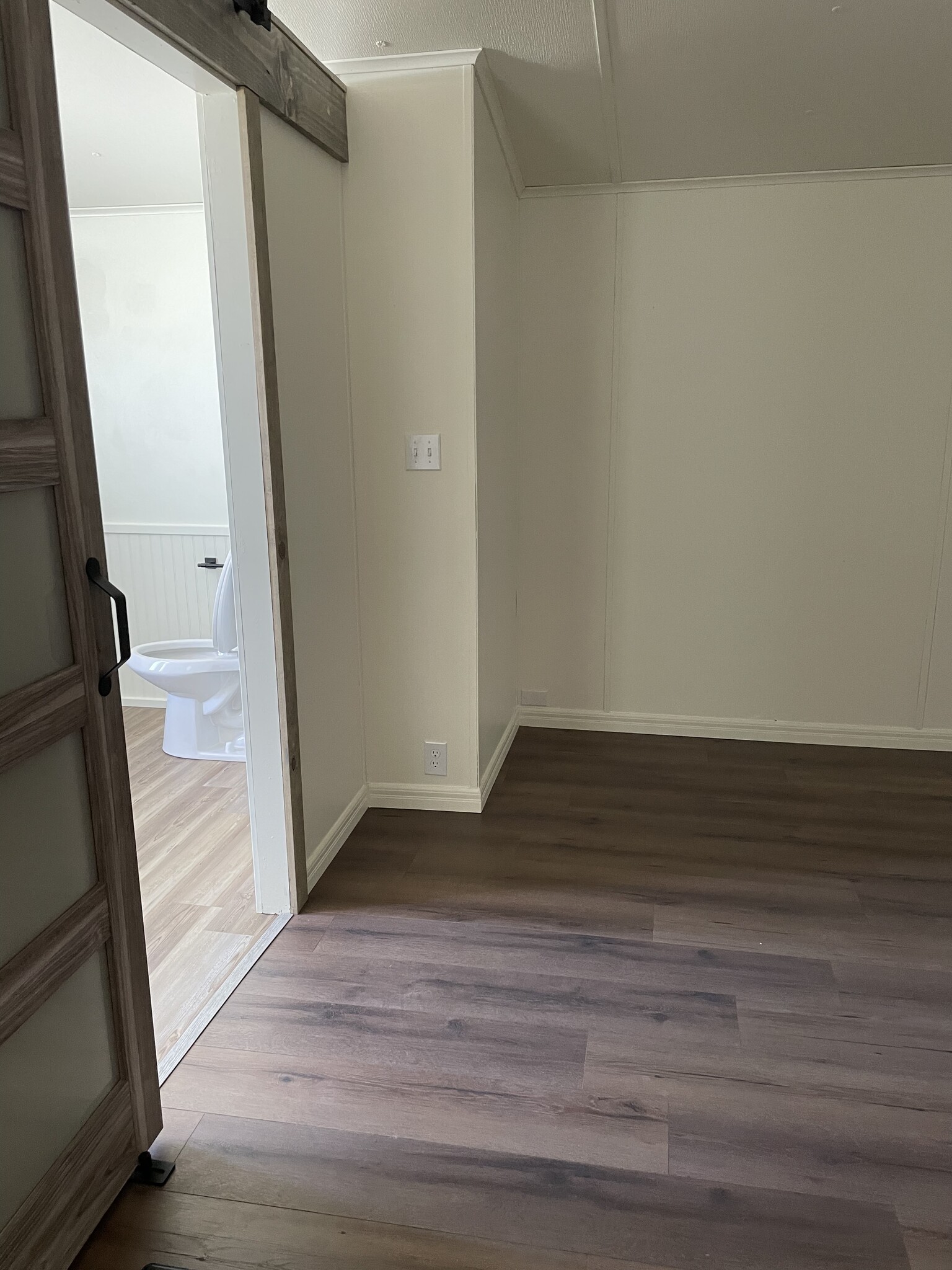 Building Photo - 4035 N Robin Dr