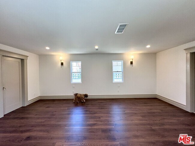 Building Photo - 2180 W 31st St