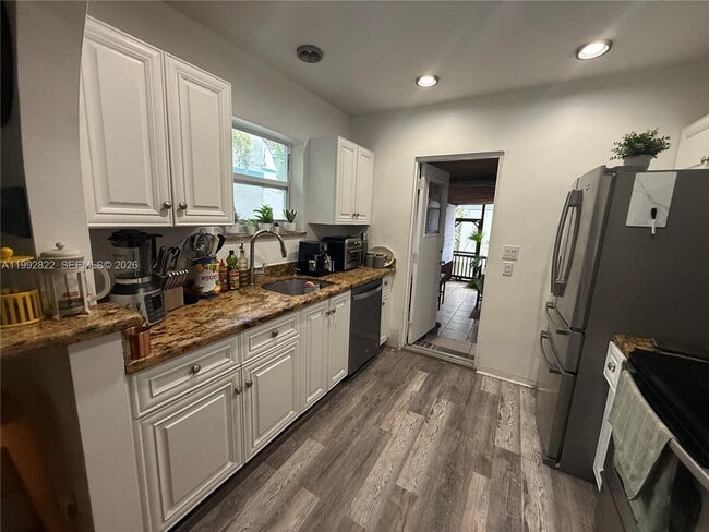 Building Photo - 1921 Jefferson St