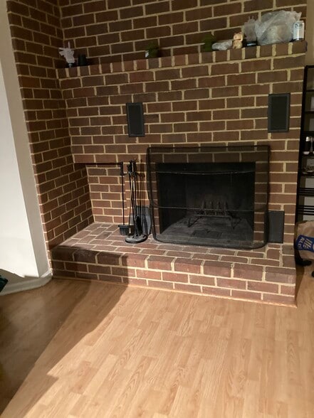 Building Photo - 4002 Governors Sq