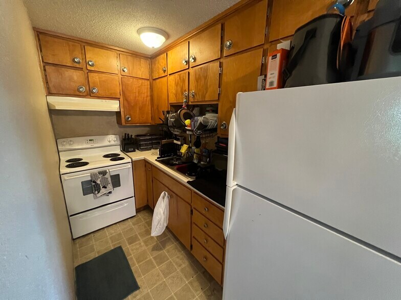 Building Photo - 109 16th St NE