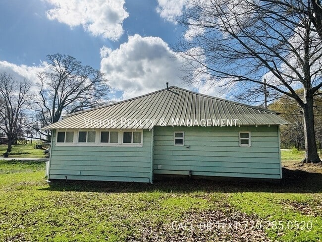 Building Photo - 240 Clem Lowell Rd