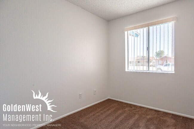 Building Photo - 3Bdm 2Ba Glendale Home with Private Backyard and Covered Carport