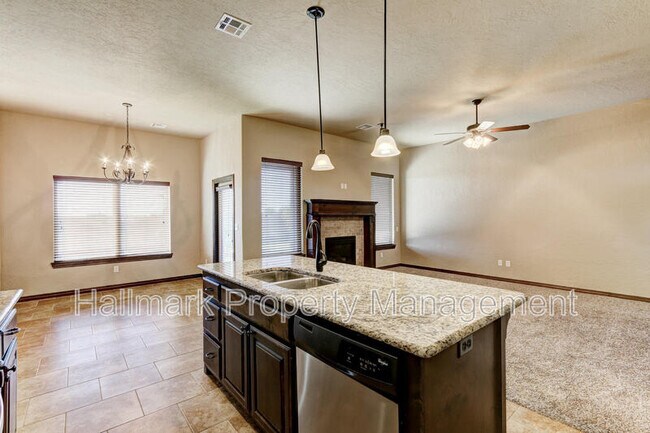 Building Photo - 508 Whispering Oaks Blvd