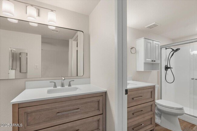 Building Photo - 7803 E Vernon Ave