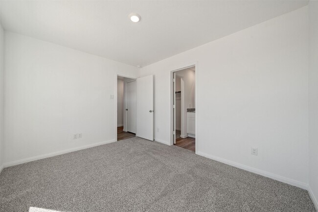 Building Photo - 12327 Sword Point Ct