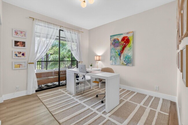Building Photo - 5801 Coach House Cir