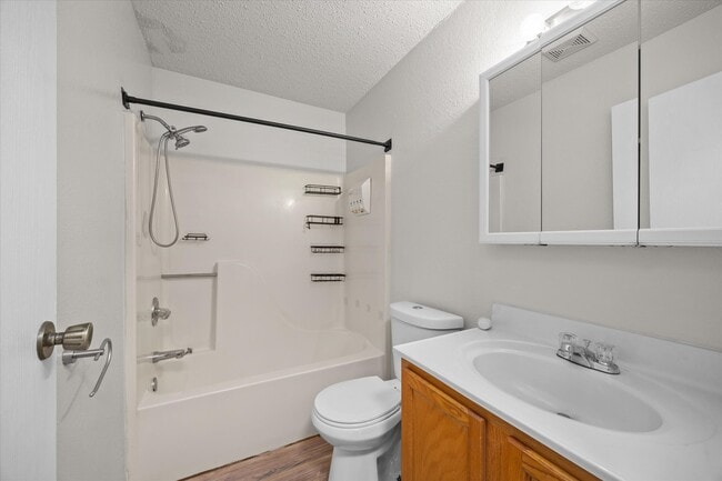 Building Photo - 2105 N Keebler Ave