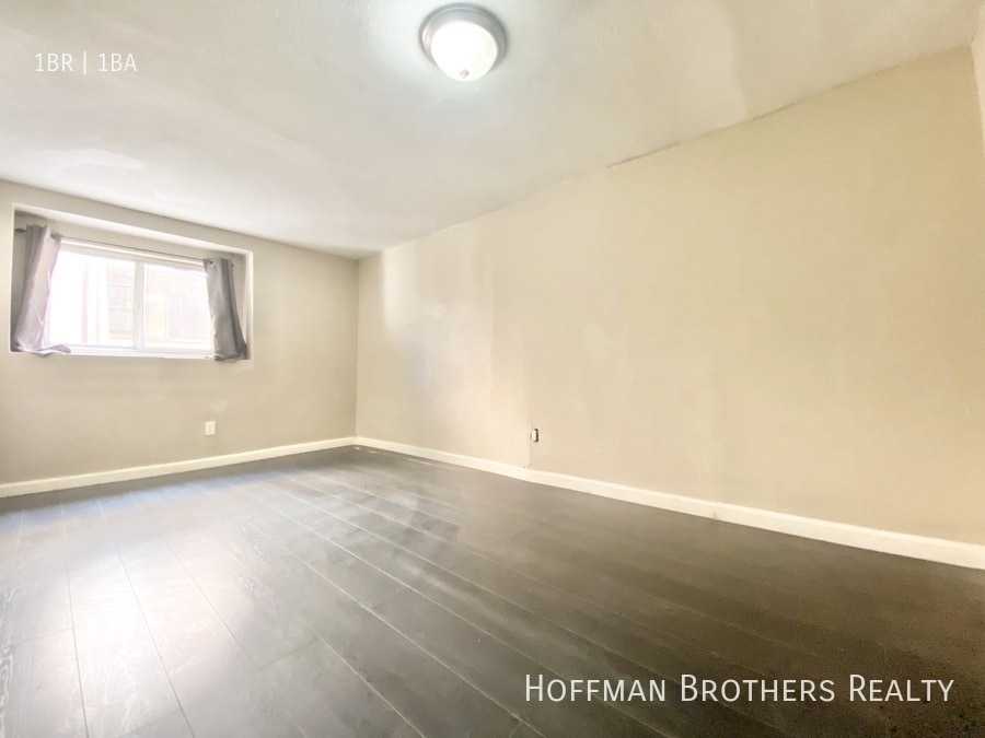 Building Photo - 1253 N Rowan Ave