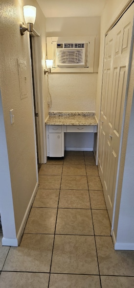 Building Photo - 720 7th Ave N