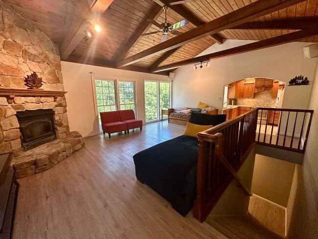 Building Photo - Stunning 4 Bedroom 3 Bathroom House with a...