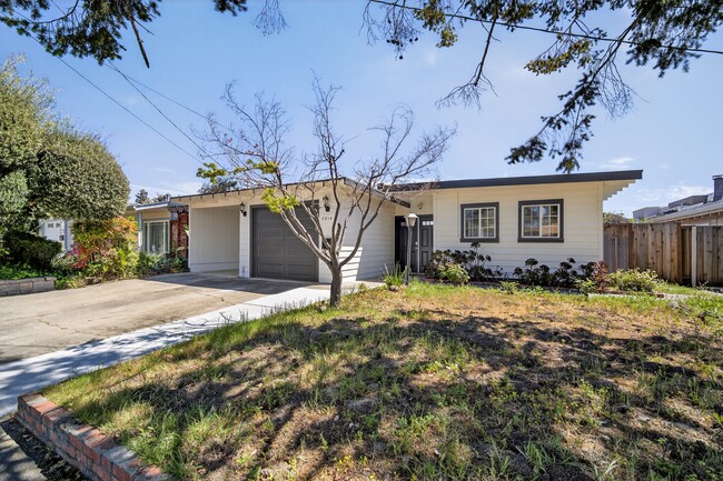 Building Photo - 3814 Clough Ave