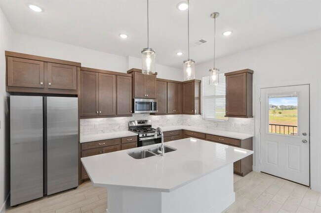 Building Photo - 21118 Garden Palm Dr