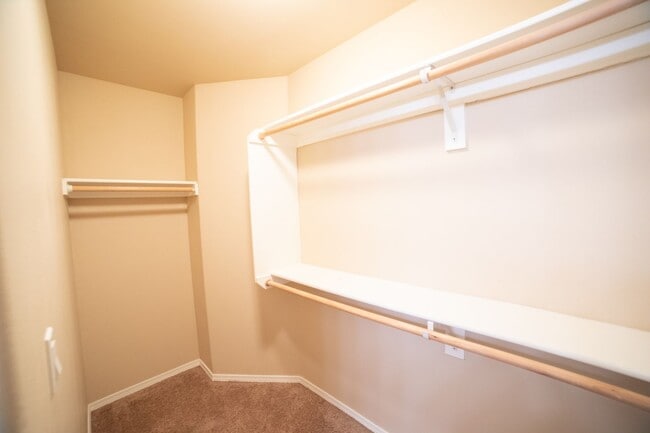 Building Photo - Newer Construction Townhome in Canby