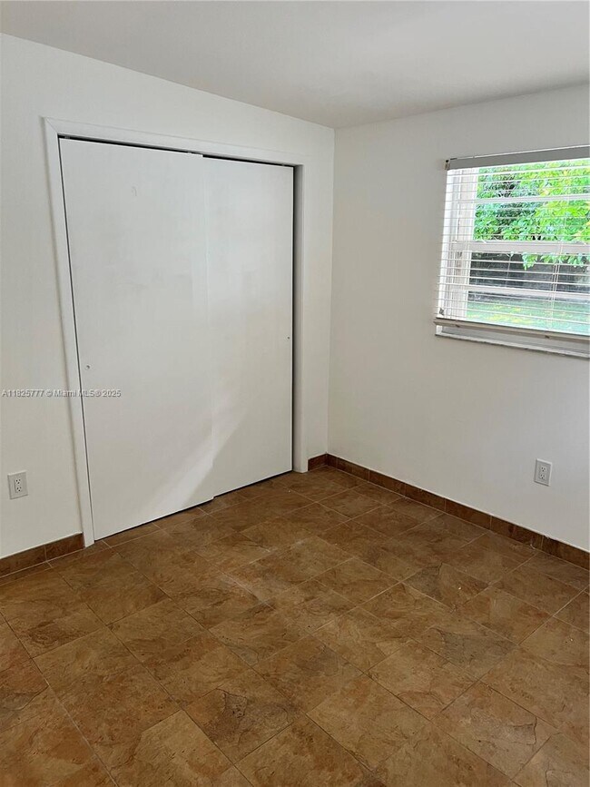 Building Photo - 10820 SW 78th Ave
