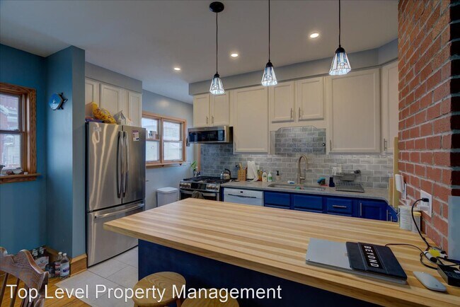 Building Photo - 2 br, 1 bath House - 411 S Orchard St.