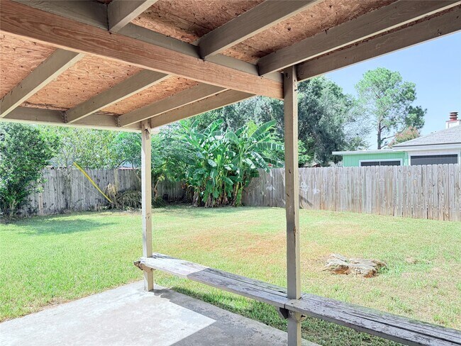 Building Photo - 10106 Pear Limb Dr