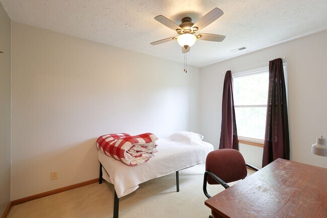 Building Photo - 3139 Bowfield Way