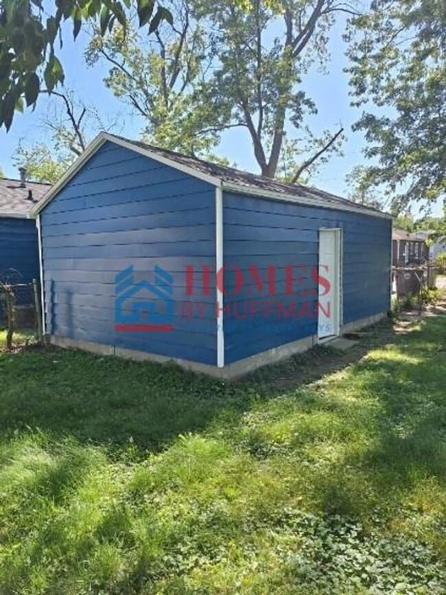 Building Photo - Two bedroom House