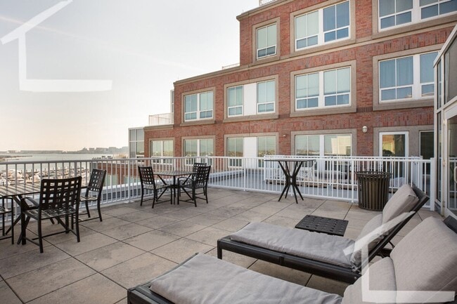 Building Photo - 250 1st Ave