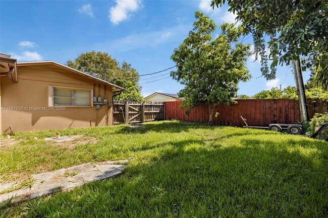 Building Photo - 5070 Ponderosa Ln