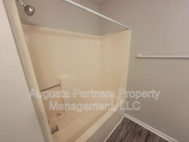 Building Photo - 119 Chalet North CT