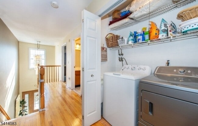 Building Photo - 20 S Midland Ave