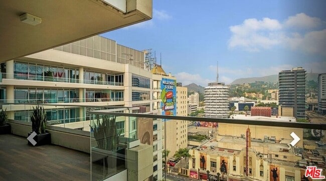 Building Photo - 6250 Hollywood Blvd