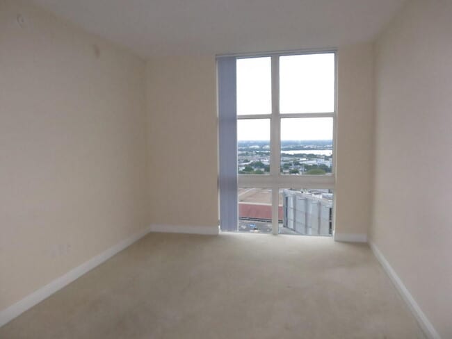 Building Photo - 550 Okeechobee Blvd