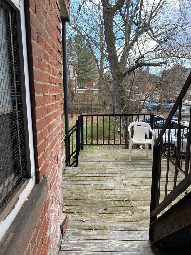 Building Photo - 256 Bradley St