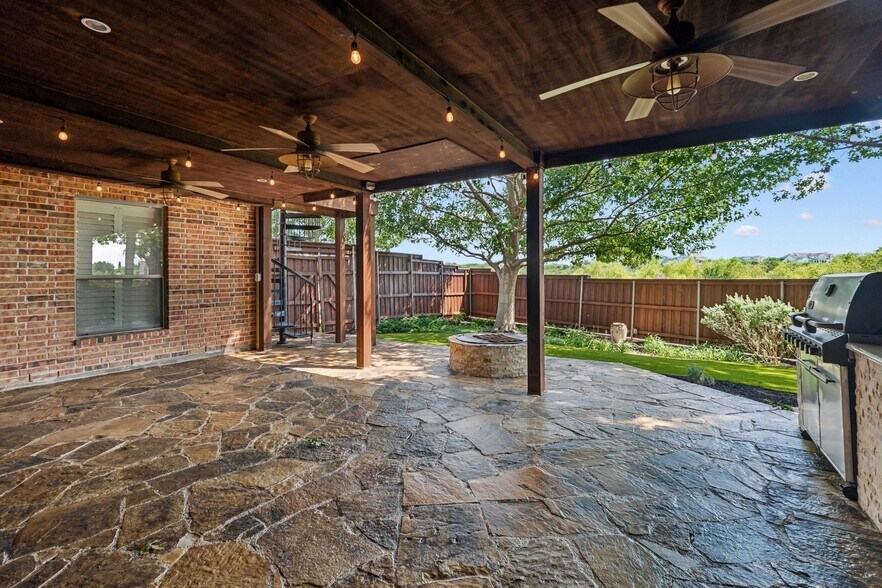 Building Photo - 4407 Lindenwood Dr