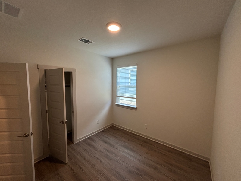 Building Photo - 305 Fremont Dr